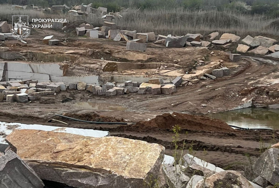 Незаконний видобуток майже 5 років: на Дніпропетровщини викрили схему підприємців