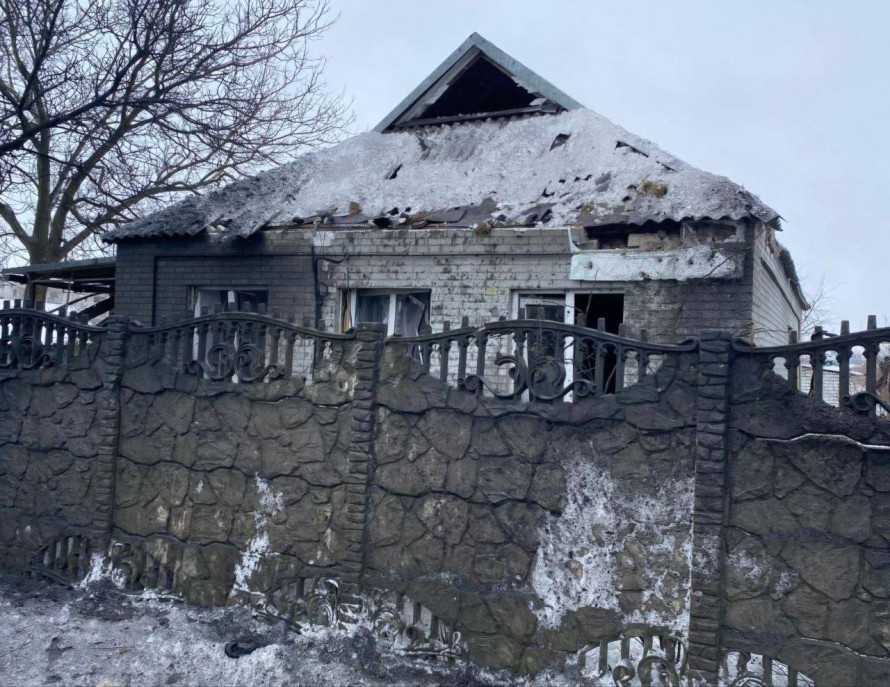 Чергові удари по прифронтовій Дніпропетровщині: пошкоджено будинки, магазин і газогони