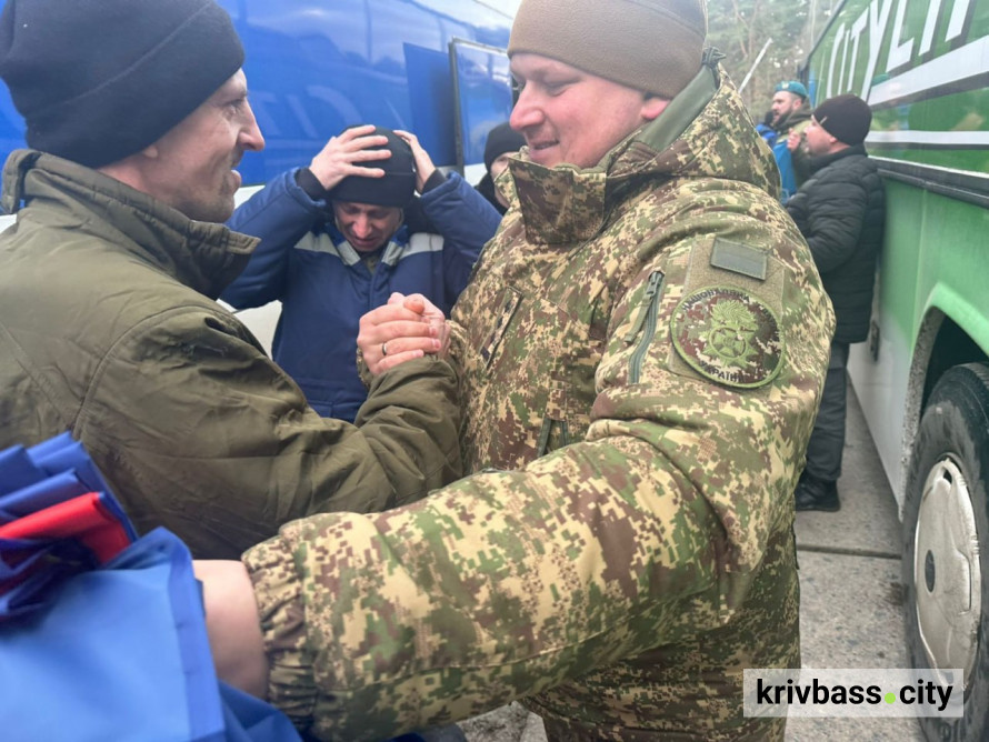 Обмін 5 березня: 20 захисників з Дніпропетровщини повернулись додому з російського полону