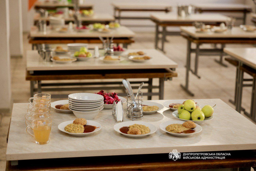 На Дніпропетровщині понад 150 тис школярів забезпечені гарячим харчуванням: подробиці