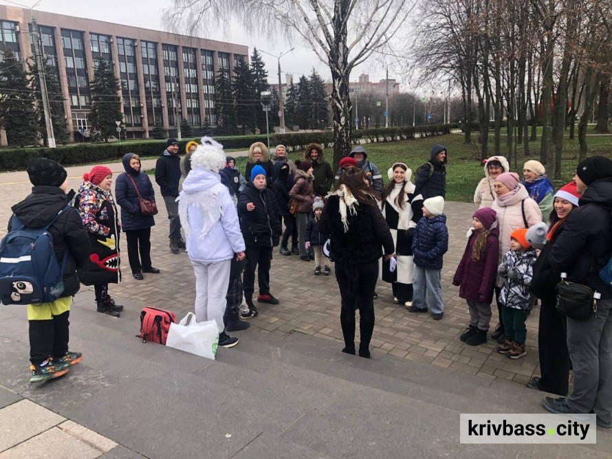 Вулицями Кривого Рогу разом зі Святим Миколаєм: у місті відбулася святкова трамвайна екскурсія