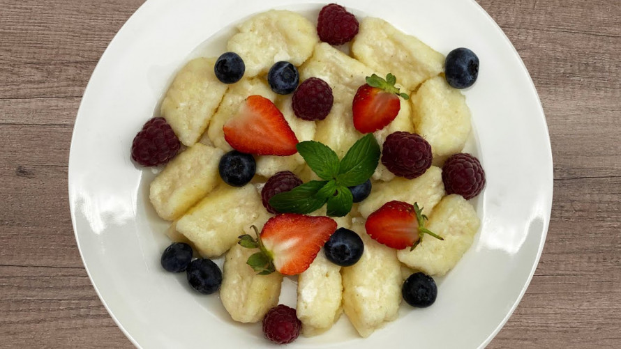 Домашня класика по-новому: ліниві вареники з манкою