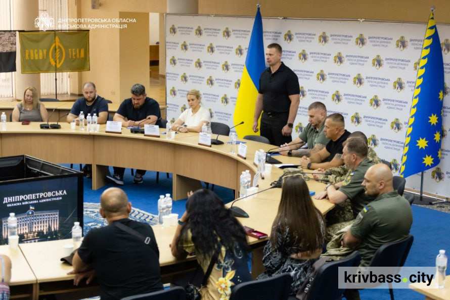 Ордени — рідним Героїв: на Дніпропетровщині вшанували 14 полеглих захисників