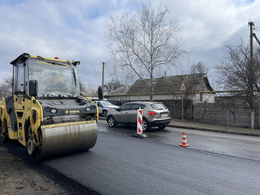 На Дніпропетровщині триває сезон дорожніх робіт: які траси ремонтують у березні