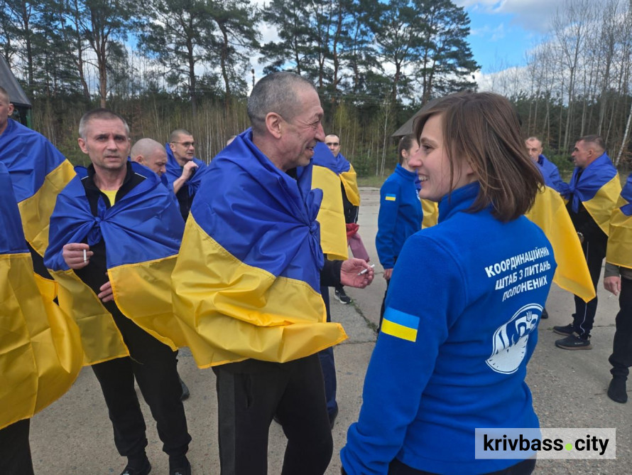 Нарешті на рідній землі: під час обміну 24 квітня додому повернулися 22 захисники з Дніпропетровщини