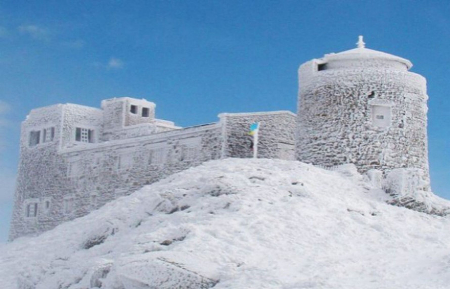 Зимова казка з неба: як народжуються опади у холодну пору