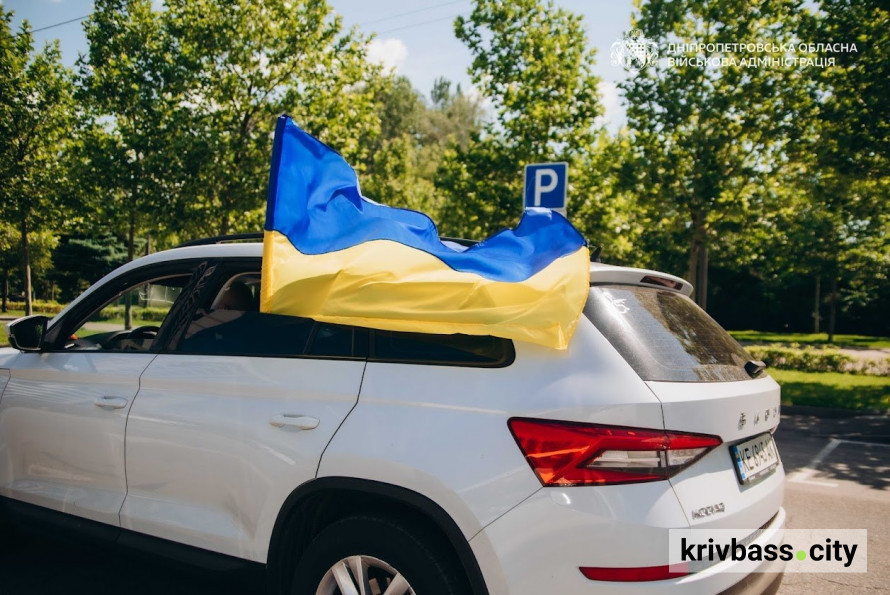 На Дніпропетровщині відбувся перший автопробіг безбар'єрності в Україні: подробиці заходу (ФОТО)
