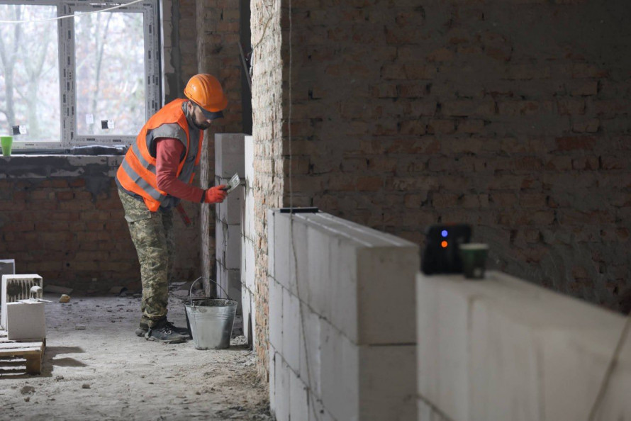 Сучасні квартири з усіма зручностями: у Кривому Розі готують новий дім для вимушених переселенців