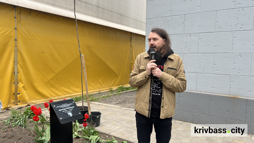 Це більше, ніж пам’ять: на території Шелтер Плюс з'явився сквер на честь героїв-волонтерів