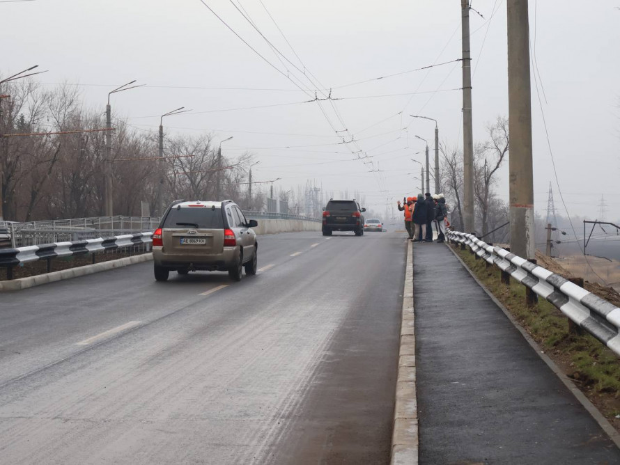 У Кривому Розі капітально відремонтували міст, що поєднує центр із північною частиною міста