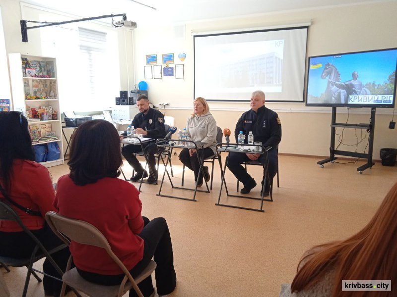 Відеоспостереження та металодетектори: як у Кривому Розі посилюють безпеку закладів освіти