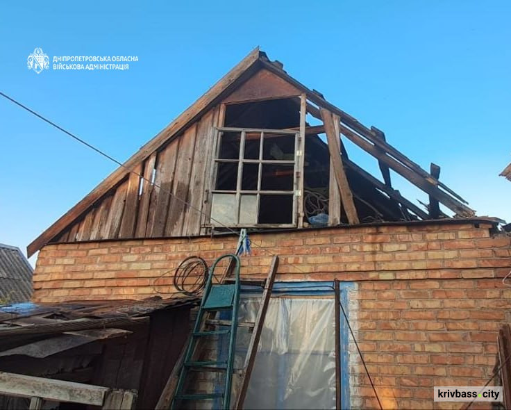 Палав склад із зерном, зруйновані будинки: Дніпропетровщина пережила серію атак дронами