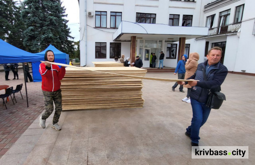 Палац культури, готель, банк і аптека - мішені ракетних обстрілів у Кривому Розі 21 жовтня