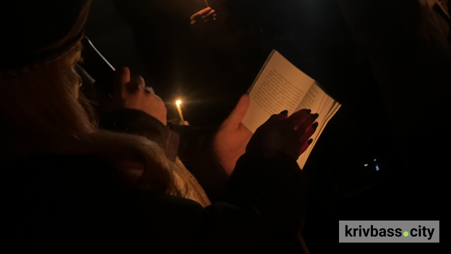 «В небі зірка спалахнула»: криворізькі пластуни передали Вифлеємський вогонь миру містянам