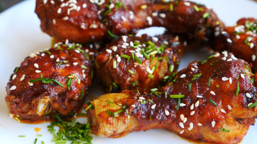Як приготувати ідеальні курячі ніжки BBQ: секрет карамельної скоринки