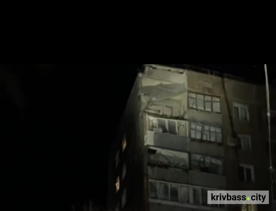 У Кривому Розі палав будинок: у ніч на 6 березня армія рф масовано атакувала місто
