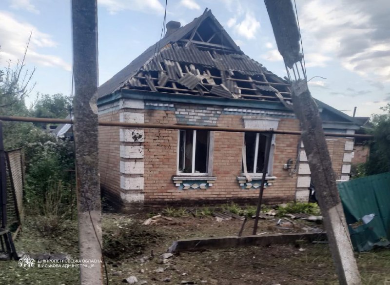 Зруйнований логістичний центр і сільгосппідприємство: армія рф знову обстріляла Дніпропетровщину
