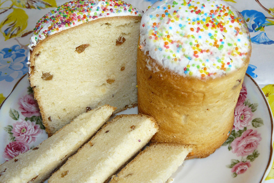 Не викидайте паску: як повернути їй м’якість і зробити нові десерти