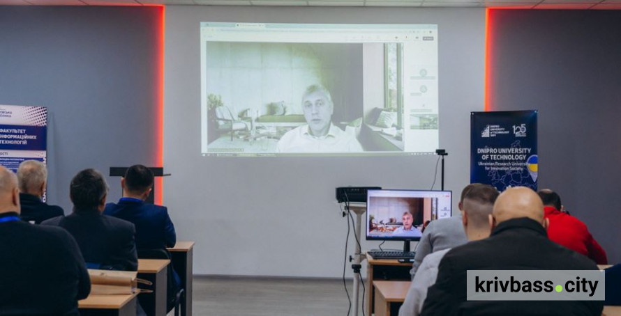 Технології для підтримки промисловості під час війни: як Метінвест Політехніка представила проєкти на міжнародній конференції в Дніпрі