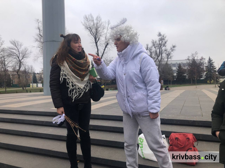 Вулицями Кривого Рогу разом зі Святим Миколаєм: у місті відбулася святкова трамвайна екскурсія