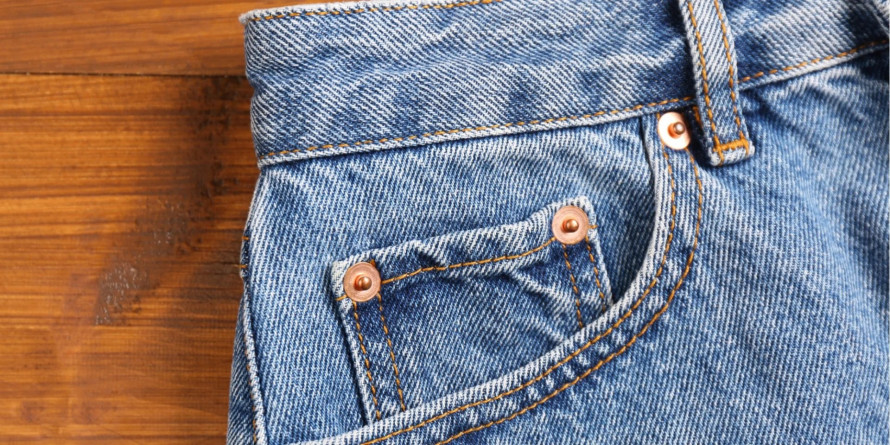 Навіщо в джинсах крихітна кишеня: відповідь з XIX століття