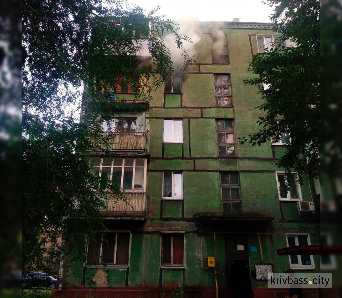 Во время пожара в многоэтажке на ЮГОКе спасли 5 человек