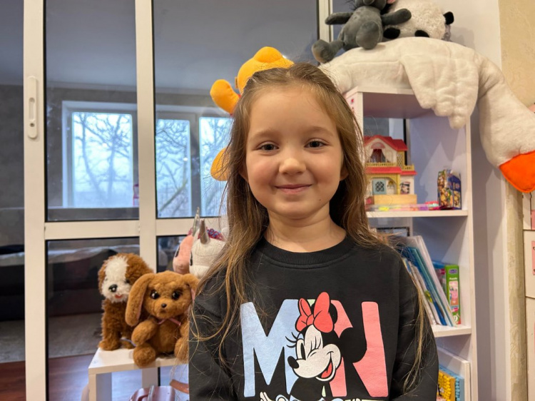 «Вижив завдяки любові онучки»: вірші Злати з Дніпропетровщині стали оберігом на передовій