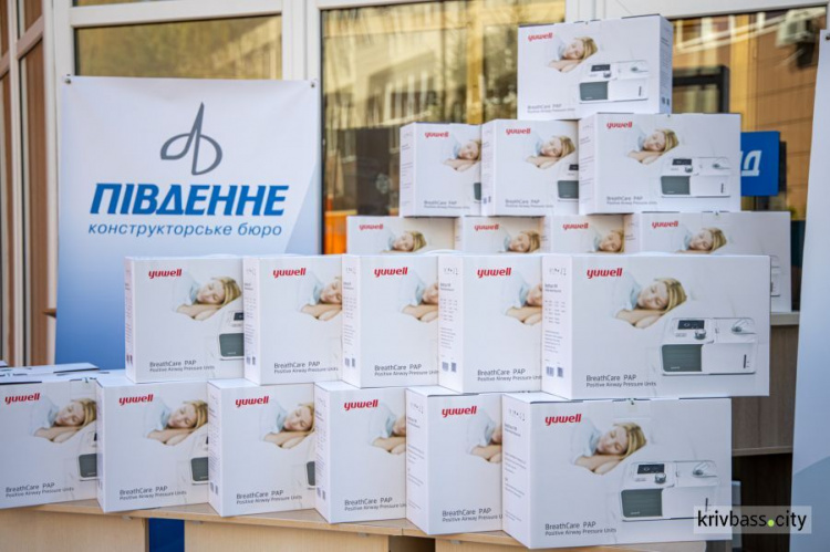 Лікарні Дніпропетровщини отримали 40 апаратів ШВЛ від китайських бізнесменів
