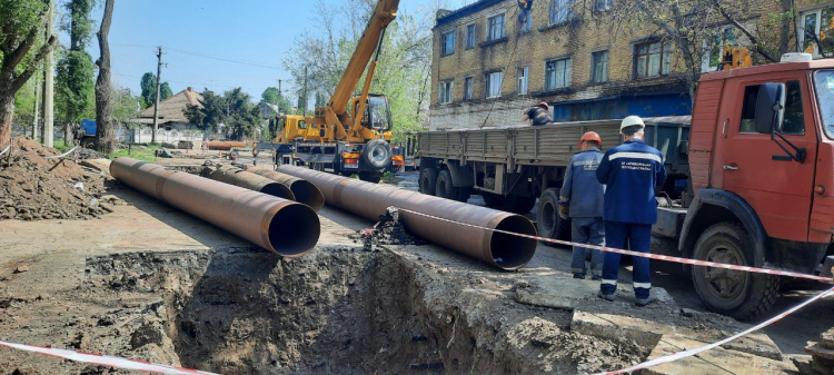 заміна магістрального трубопроводу, фото пресслужби АТ "Криворізька теплоцентраль"
