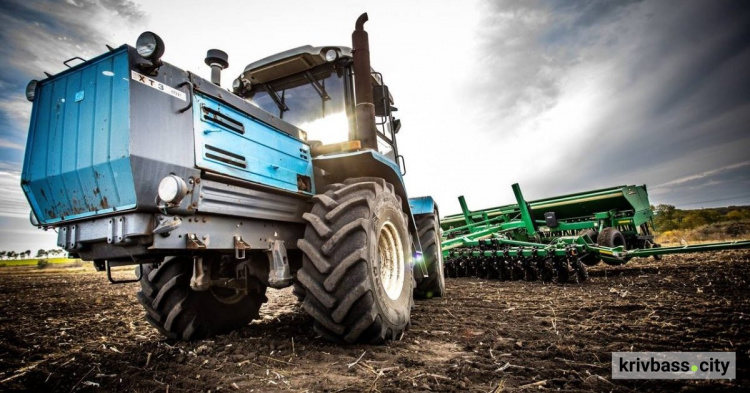 весняна посівна, фото з відкритих джерел