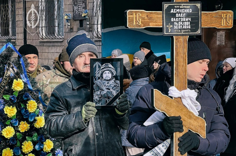 Вічна пам’ять Герою: у Кривому Розі попрощалися з Олегом Демченком на псевдо «Шторм»