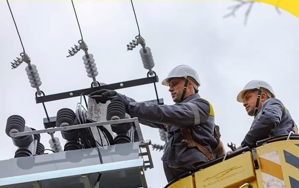 За добу — 12 тисяч підключень: як ДТЕК відновлює електропостачання на Дніпропетровщині