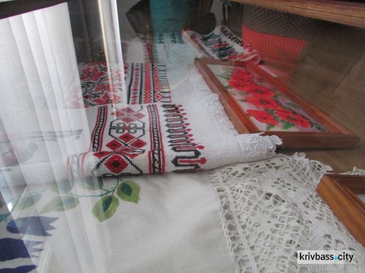 В Кривом Роге открылась выставка вышитых картин мастериц из разных регионов Украины (ФОТОРЕПОРТАЖ)