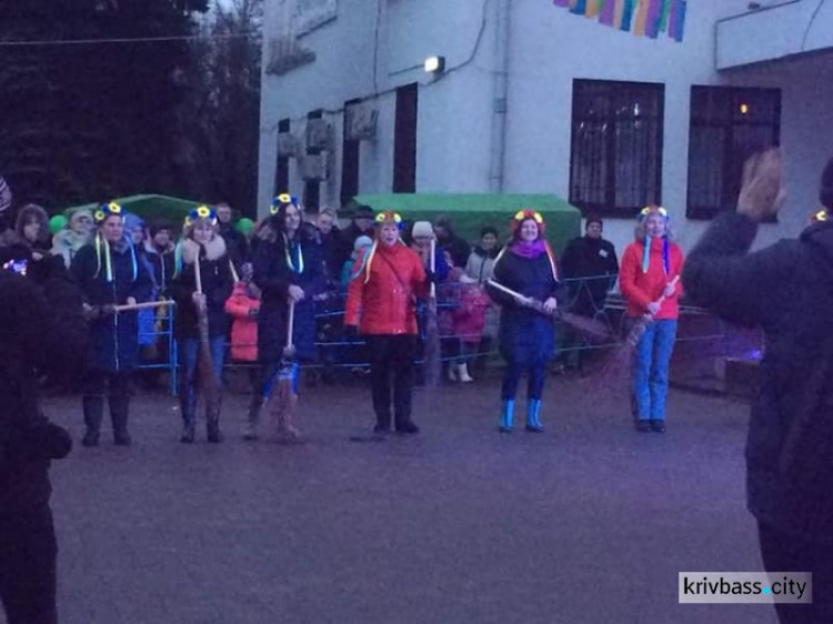 В Покровском районе Кривого Рога отмечали Масленицу народными гуляньями и с традиционными блинами (ФОТО)