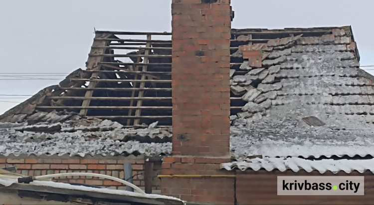 Обстріли без зупину: росіяни цілили по Нікопольщині всю ніч