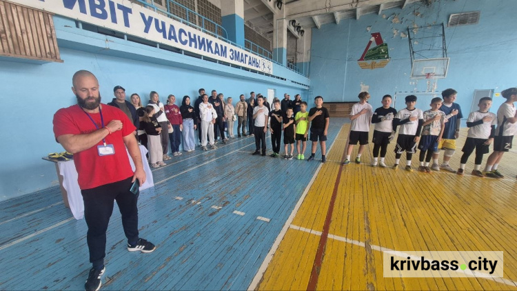Заради тих, хто тримає фронт: у Кривому Розі провели благодійний футбольний турнір