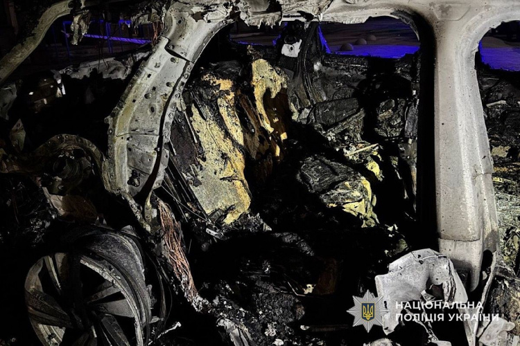 У Кривому Розі спалили автомобіль: поліцейські вийшли на підозрюваного