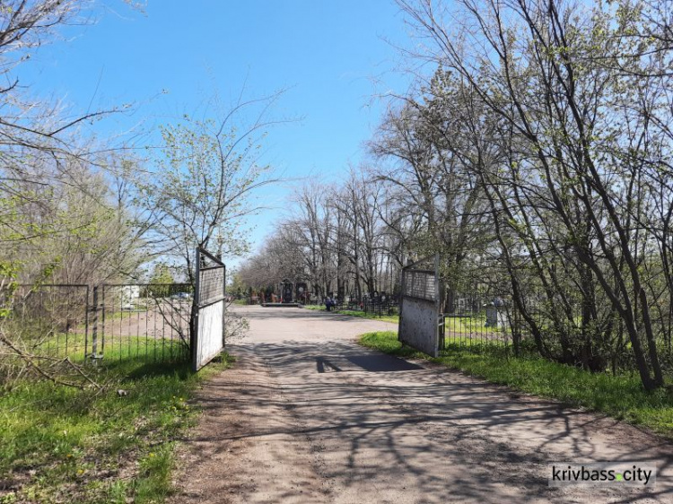 Додаткових рейсів не буде: як у поминальні дні працюватиме транспорт Кривого Рогу