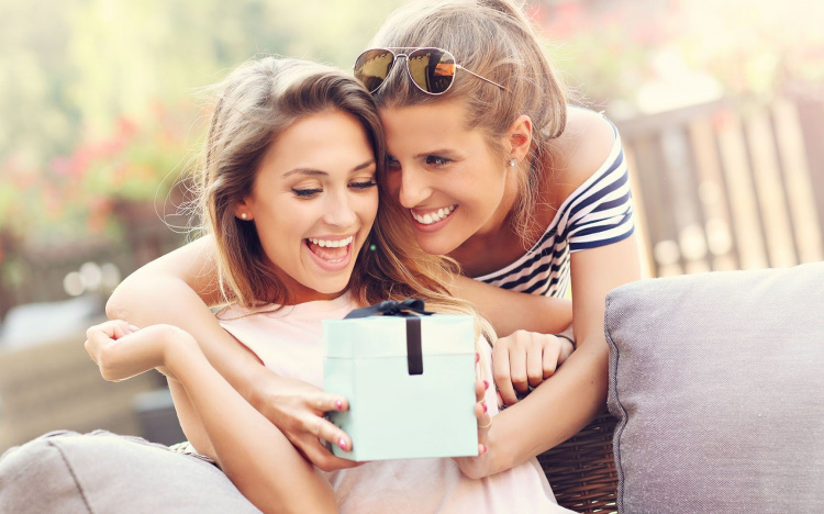 Добірка подарунків, що завжди вдалi - фото з відкритих джерел