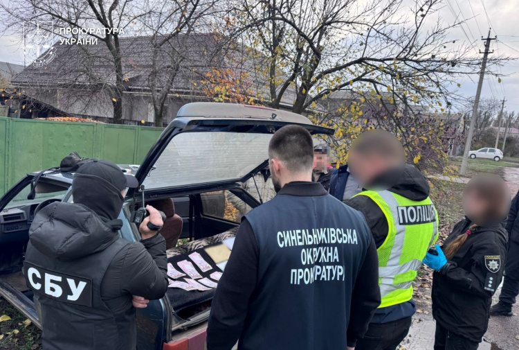 Житель Дніпропетровщини сприяв ухиленню від мобілізації - фото Прокуратура України