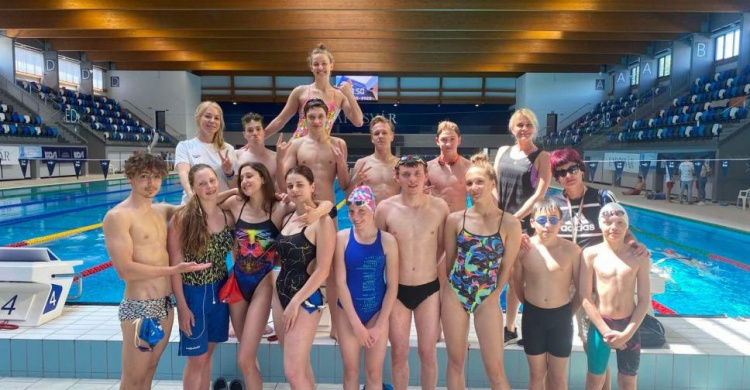 Криворізькі плавці посіли призові місця на Міжнародному турнірі