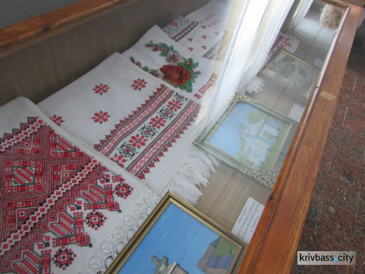 В Кривом Роге открылась выставка вышитых картин мастериц из разных регионов Украины (ФОТОРЕПОРТАЖ)