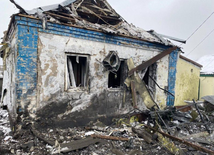 Чергові удари по прифронтовій Дніпропетровщині: пошкоджено будинки, магазин і газогони