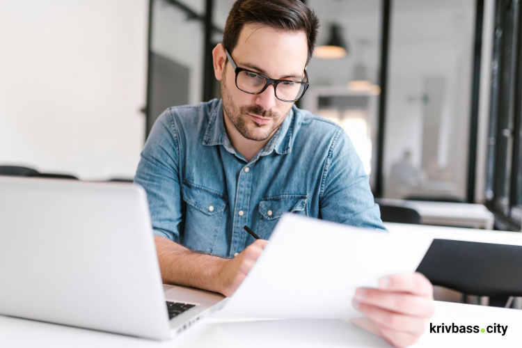 платіжка за світло, фото з відкритих джерел