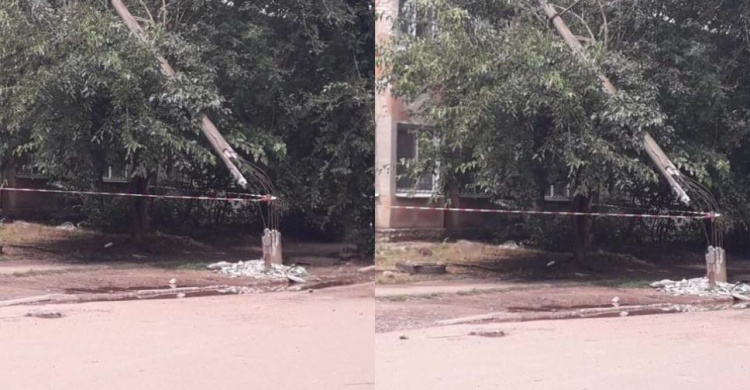 В Кривом Роге электроопора держится на "честном слове" (ФОТОФАКТ)