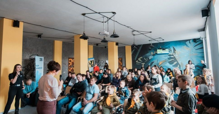 Спеціалісти IT-галузі розповіли дітям, як стати айтішником