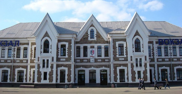 Железнодорожный вокзал "Кривой Рог-Главный" в Долгинцево попал в топ-15 самых красивых вокзалов Украины