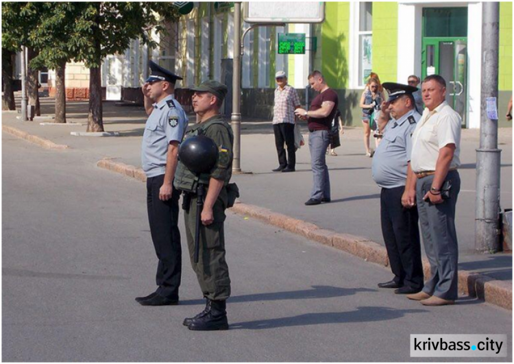 В Кривом Роге Нацгвардия и полиция приступили к охране правопорядка (ФОТО)