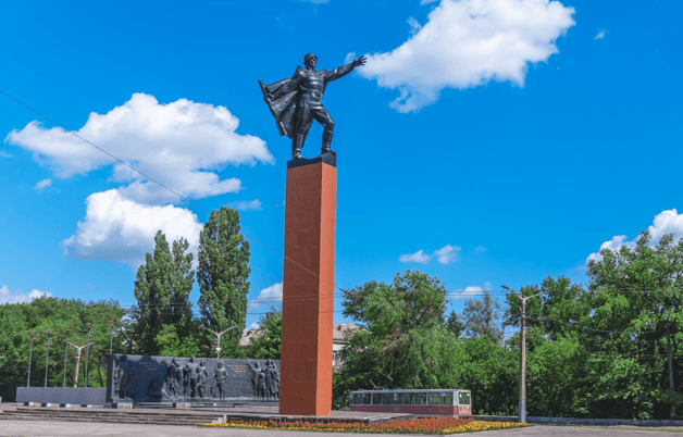 Монумент Перемоги - фото сайт виконкому Криворізької міськради