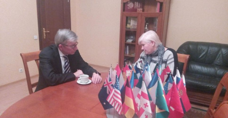 Активистка из Кривого Рога поговорила о войне в Украине с Президентом Всемирного Конгресса Украинцев
